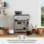 Barista Express Kaffeemaschine, Milchaufschumer + Mahlwerk, automat. Mahlen, Milchschaum, schwarz, inkl. Kännchen
