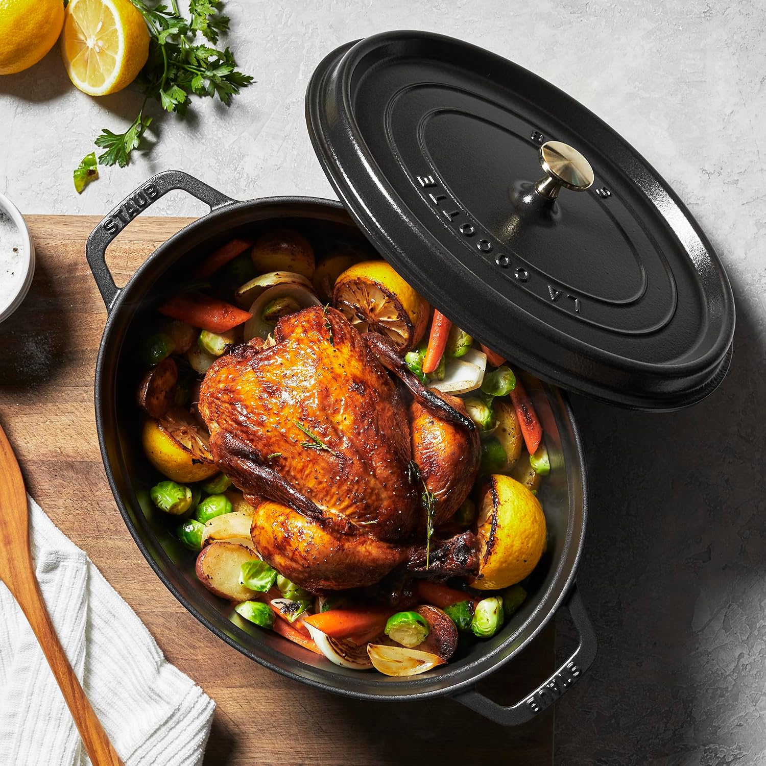 Cocotte, Gusseisen Bräter mit Deckel, 33 cm, 6,7 L, Oval, Alle Herdarten inkl Induktion, Schwarz