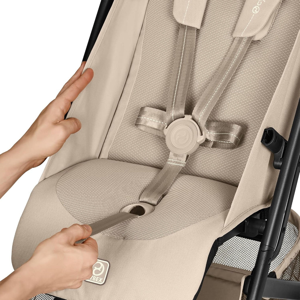 Gold Kinderwagen BEEZY mit Ergonomischer Liegeposition, Ab Geburt bis 4 Jahre (max. 22 kg), Kompakt faltbar, Einhand-Gurtsystem, Magic Black