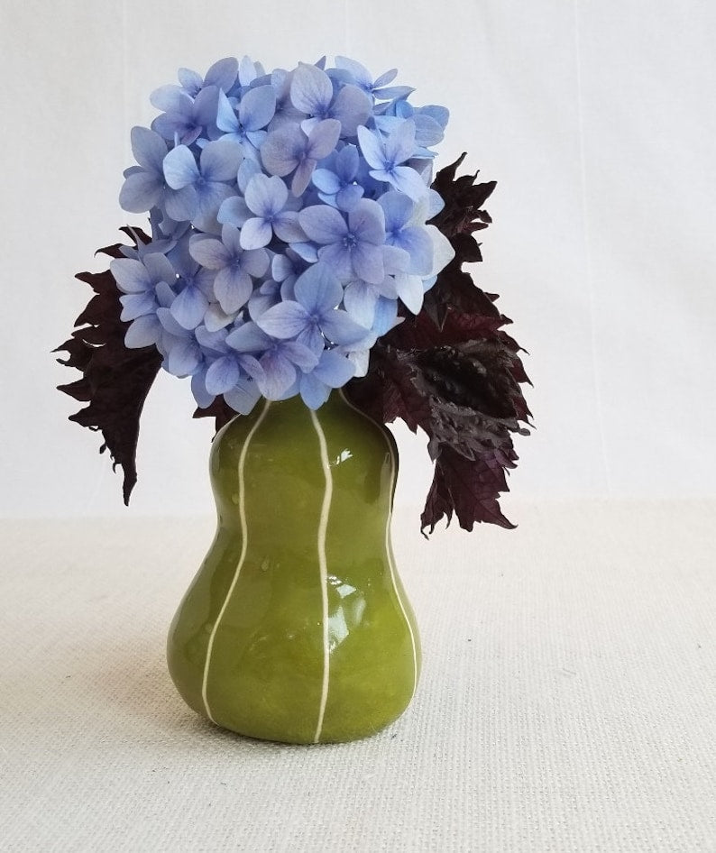 Handgefertigte Keramik Knospe Vase - Modernes Wohndekor, 10cm x 7cm x 6cm, Graues Geschenkgewebe