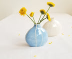 Handgefertigte Keramikvase mit weißen Streifen 8,25 cm Höhe Tischdeko