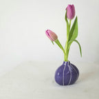 Handgefertigte Keramikvase mit weißen Streifen 8,25 cm Höhe Tischdeko