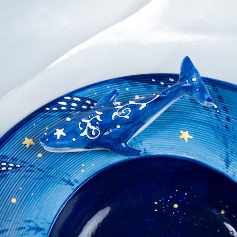 Handgefertigte Keramikschale mit 3D Walhai Design, Blau, 21 cm, Spülmaschinen- und mikrowellengeeignet
