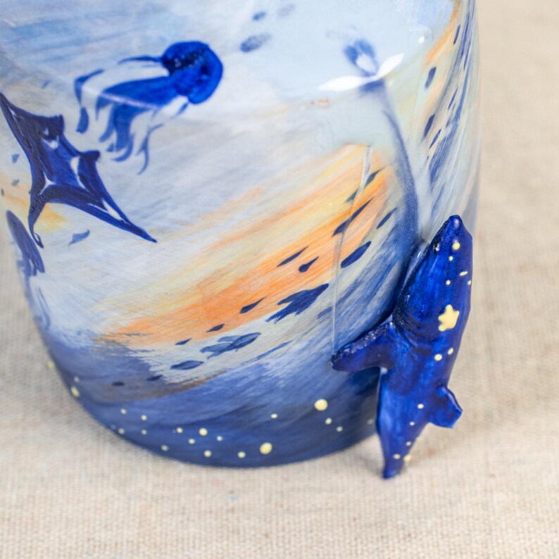Handgefertigte Keramikvase mit Hai-Design und Sternenmotiv, 23 cm, Indoor-Blumenvase, Ozean-Dekoration