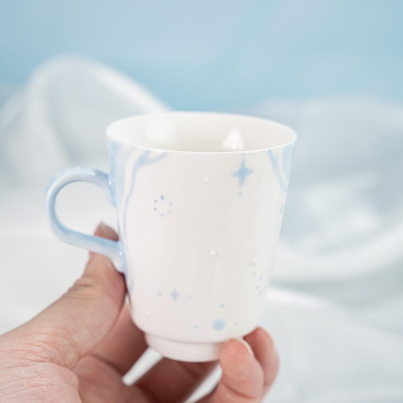 Handgefertigte Porzellan Tasse & Untertasse Set - Kawaii Weißwal Keramik Tasse mit Teller