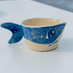 Handgefertigte Porzellan Espressotasse mit Walflossengriff – Einzigartige Ozean Tasse