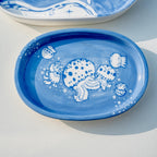 Handgemachte Keramik Ringschale Ocean Blue mit Quallenmotiv – Verspieltes Trinket Tablett