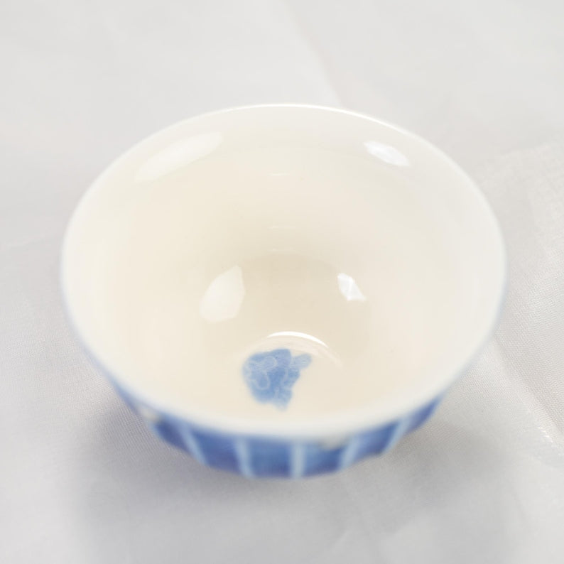 Handgemachte Keramik Teetasse Dreamy Ocean Blue Jellyfish Muster Weiß Gestreift Mini