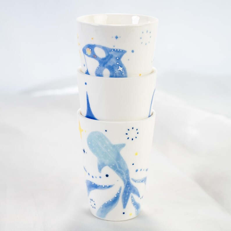 Handgemachte Keramiktasse-Set | Blau-weißes Wal Orca Sterne Design | Kinder Geschenk