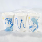 Handgemachte Keramiktasse-Set | Blau-weißes Wal Orca Sterne Design | Kinder Geschenk