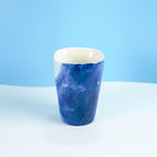 Handbemalte Keramiktasse Skyward Flight, Ozeanblau, Fassungsvermögen 300 ml, mikrowellengeeignet
