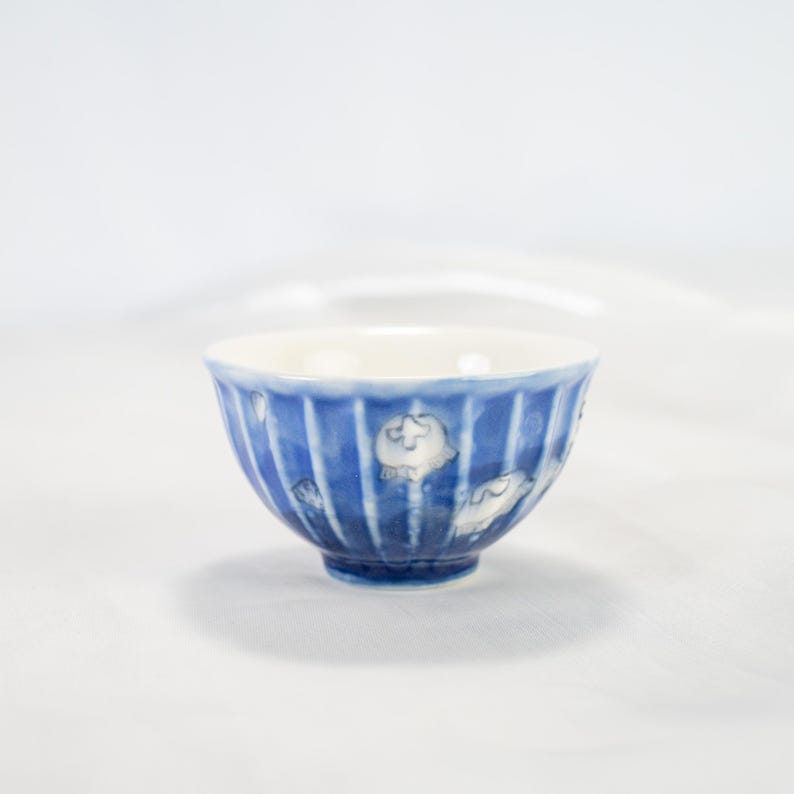 Handgemachte Keramik Teetasse Dreamy Ocean Blue Jellyfish Muster Weiß Gestreift Mini