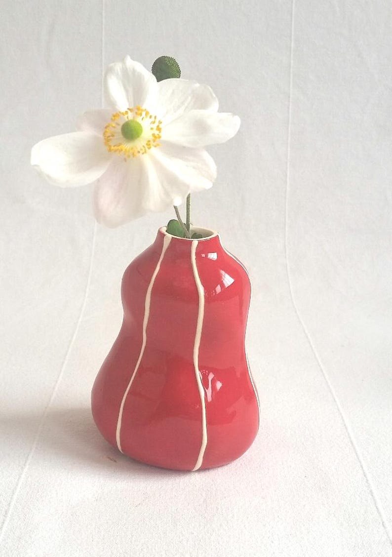 Handgefertigte Keramik Knospe Vase - Modernes Wohndekor, 10cm x 7cm x 6cm, Graues Geschenkgewebe