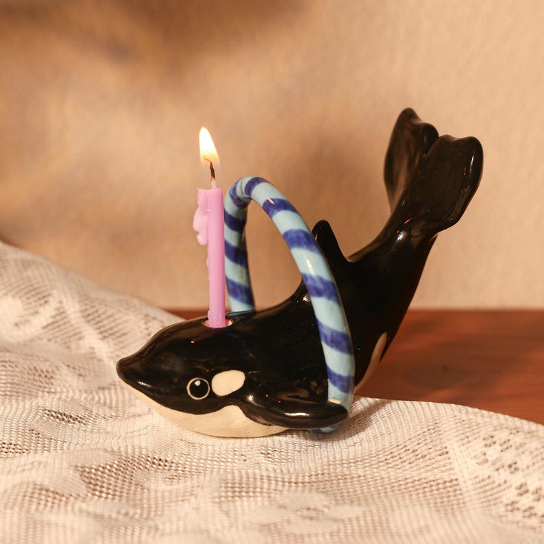 Handgefertigte Keramik Delfin und Wal Kuchen Topper Ozeandekoration Geburtstagsparty Kerzenhalter