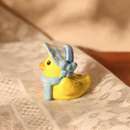 Kawaii Keramik Kerzenhalter Ente mit blauer Haube für Geburtstagsfeier Frühlingsdeko