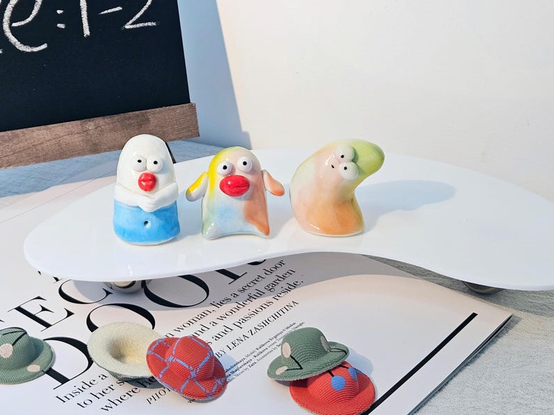 Handgemachte Keramikfigur: Einzigartige Schreibtischdekoration, 1-2 Zoll