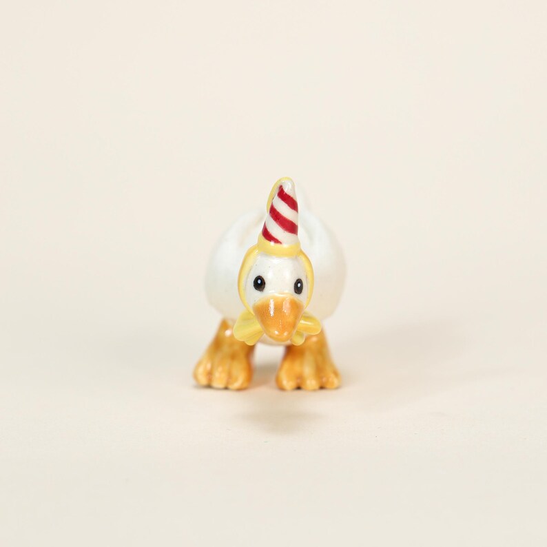Handgefertigte Keramik Gans Kuchen Topper Partyhut Porzellan Figurine Geburtstag Kerzenhalter
