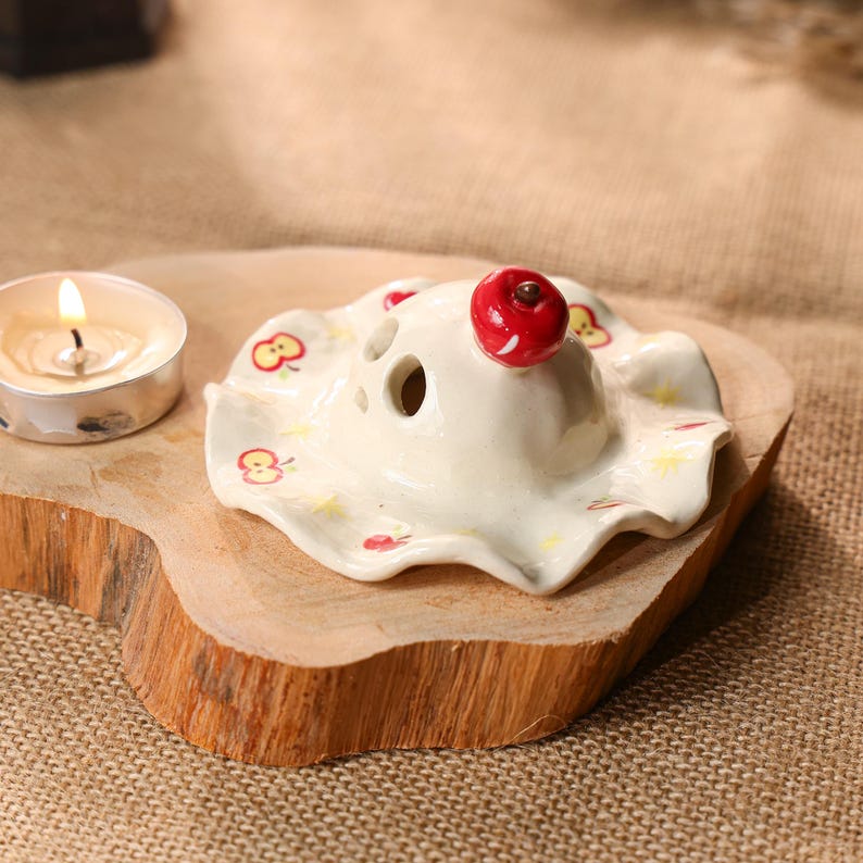 Handgefertigte Keramik Geist Figur Teelichthalter Halloween Kerzenhalter Apfel Design