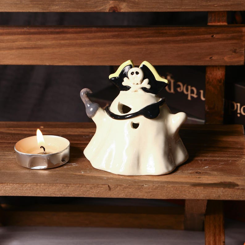 Piratengeist Keramik Dekor Figur Teelichthalter Weihrauch Brenner handgemachte niedliche Halloween Aromatherapie Diffusor Tischdekoration
