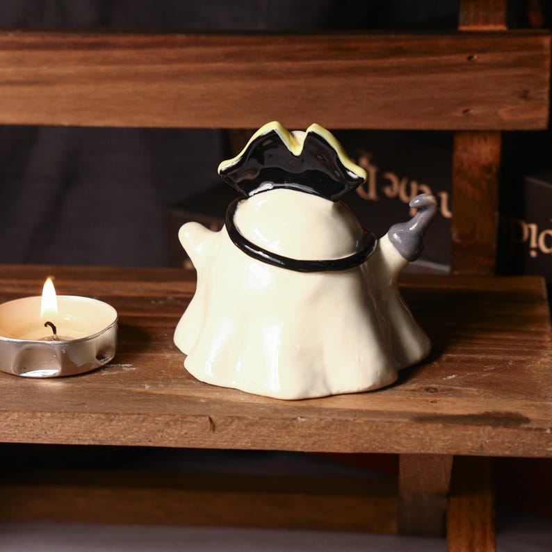 Piratengeist Keramik Dekor Figur Teelichthalter Weihrauch Brenner handgemachte niedliche Halloween Aromatherapie Diffusor Tischdekoration