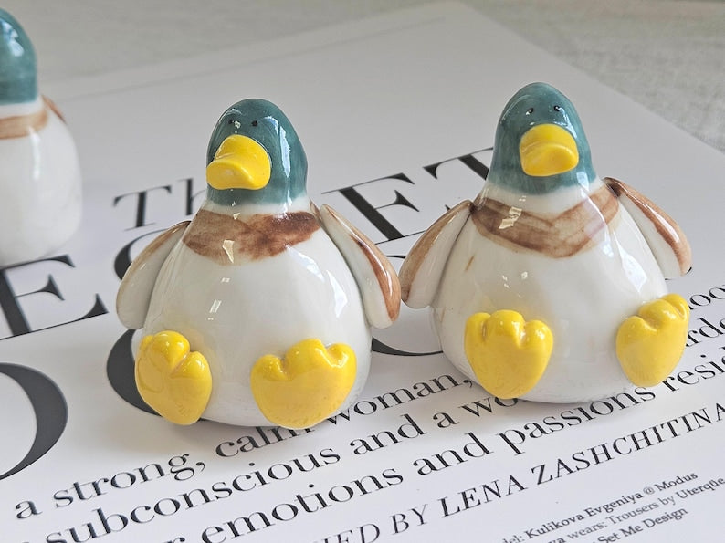 Handgefertigte Keramik Ente Figur – Einzigartige Kaminsims Dekoration (2-5 cm)