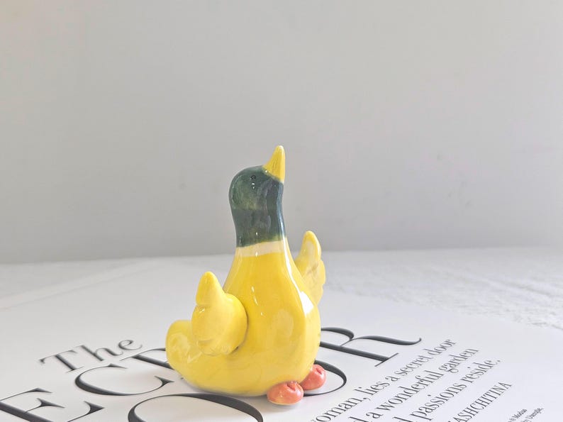 Handgefertigte Keramik Ente Figur – Einzigartige Kaminsims Dekoration (2-5 cm)