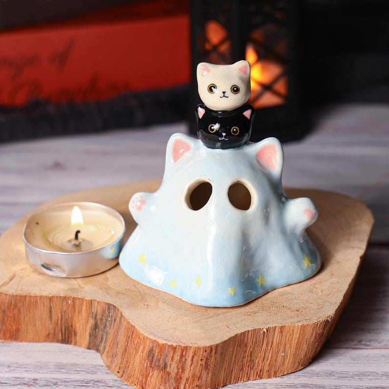 Handbemalter Keramik Gruseliger Katzenfigur Kerzenhalter Niedliche weiße und schwarze Kätzchen Halloween Geschenk