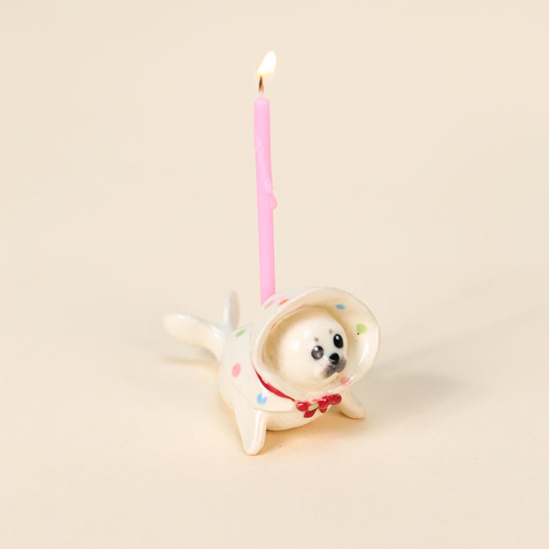 Handgefertigter Keramik-Siegel Kerzenhalter Kuchenstecker Geburtstag Regenmantel Tierskulptur Sammlerstück