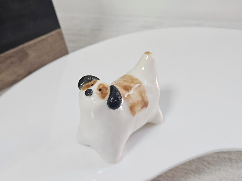 Handgemachte Keramik Hunde Figur, Schreibtisch Deko, 2,5-5 cm, Unikat