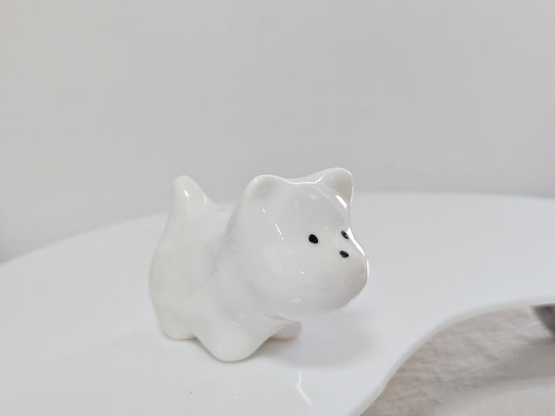 Handgemachte Keramik Hunde Figur, Schreibtisch Deko, 2,5-5 cm, Unikat