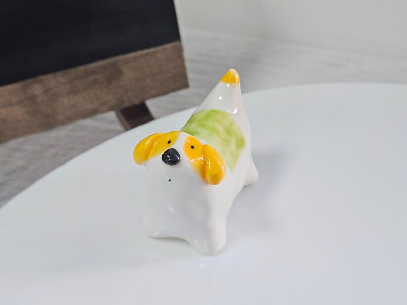 Handgemachte Keramik Hunde Figur, Schreibtisch Deko, 2,5-5 cm, Unikat
