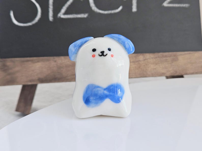 Handgemachte Keramik Hunde Figur, Schreibtisch Deko, 2,5-5 cm, Unikat