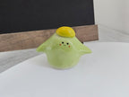 Keramik-Figurine Little Kerl mit Hut - Handgefertigt, 1-2 Zoll, Schreibtisch Dekor