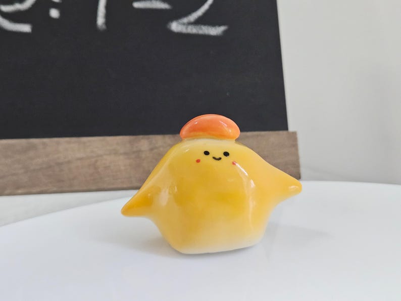 Keramik-Figurine Little Kerl mit Hut - Handgefertigt, 1-2 Zoll, Schreibtisch Dekor