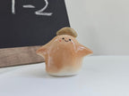 Keramik-Figurine Little Kerl mit Hut - Handgefertigt, 1-2 Zoll, Schreibtisch Dekor