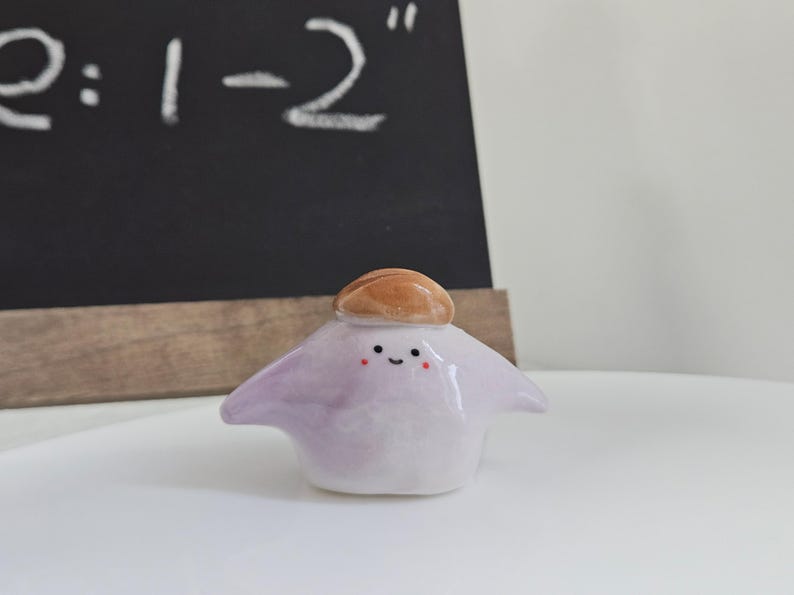Keramik-Figurine Little Kerl mit Hut - Handgefertigt, 1-2 Zoll, Schreibtisch Dekor