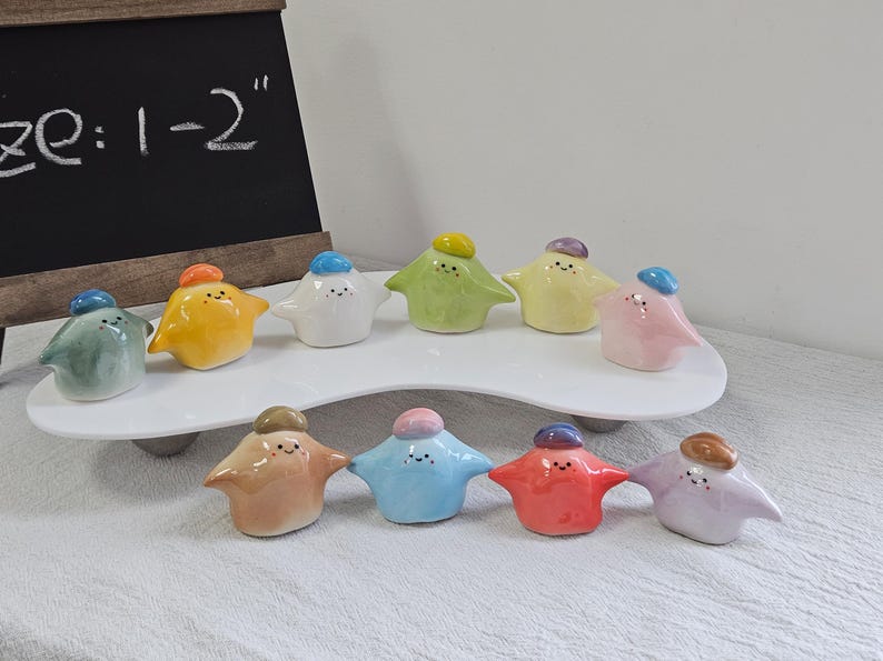 Keramik-Figurine Little Kerl mit Hut - Handgefertigt, 1-2 Zoll, Schreibtisch Dekor