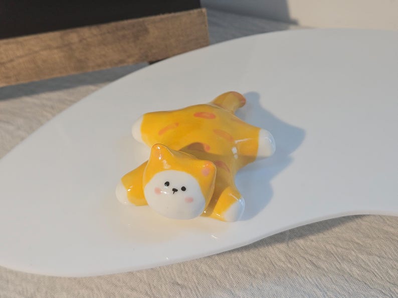 Handgefertigte Keramik Liegekatze Figur 2-3 Zoll, glänzend glasiert, Desktop Dekoration, Katzenliebhaber Geschenk