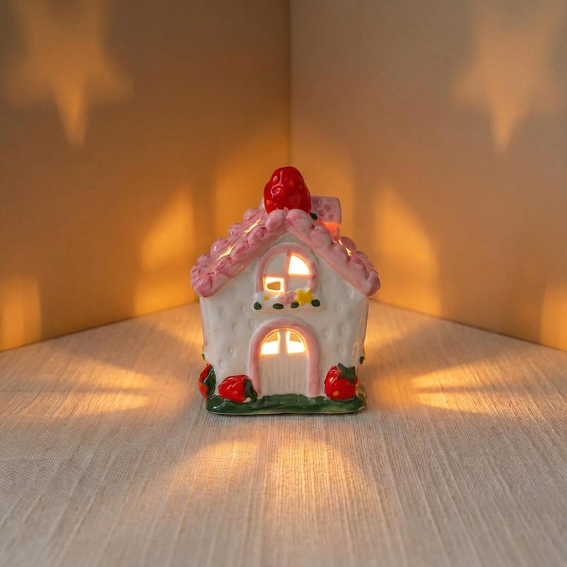 Keramik Nachtlicht Erdbeerhaus, handbemalt, Kawaii Cottagecore Schlafzimmer Dekor, LED, LR44