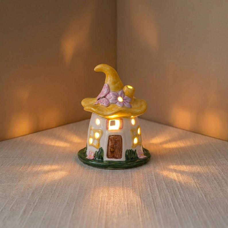 Keramik Pilz Gnom Cottage Nachtlicht, Hut Haus Lampe, Cottagecore Dekor, Schmetterling Blumen Regal Dekor, Wunderliches Schlafzimmer Licht
