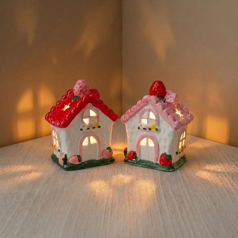Keramik Nachtlicht Erdbeerhaus, handbemalt, Kawaii Cottagecore Schlafzimmer Dekor, LED, LR44