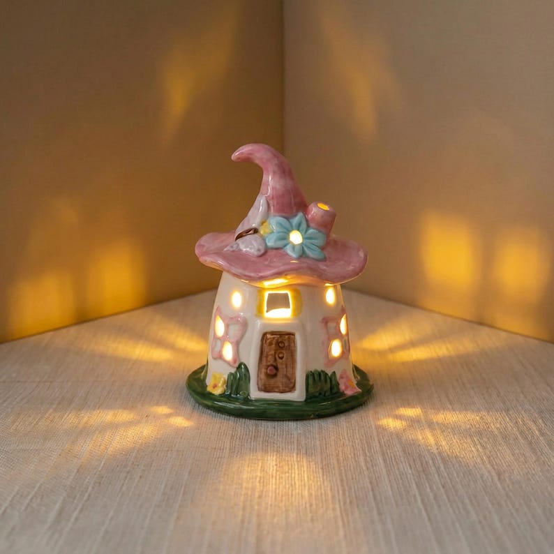 Keramik Pilz Gnom Cottage Nachtlicht, Hut Haus Lampe, Cottagecore Dekor, Schmetterling Blumen Regal Dekor, Wunderliches Schlafzimmer Licht